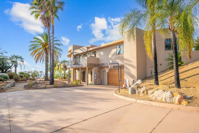 Image 26 of 75 For 14949 Presilla Dr