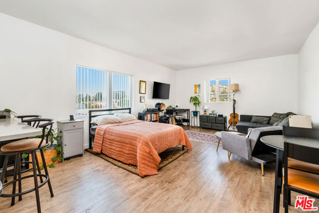 845 N Bunker Hill Avenue, Los Angeles CA: https://media.crmls.org/mediaz/ed05d582-aba0-4c44-85bb-200345f6a293.jpg