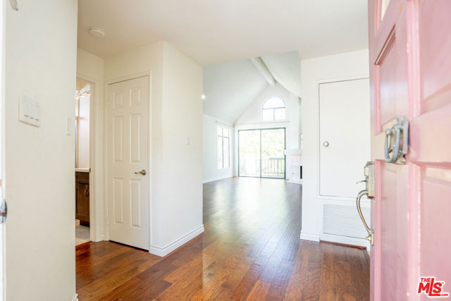 601 North KENWOOD Street, 303 photo 1
