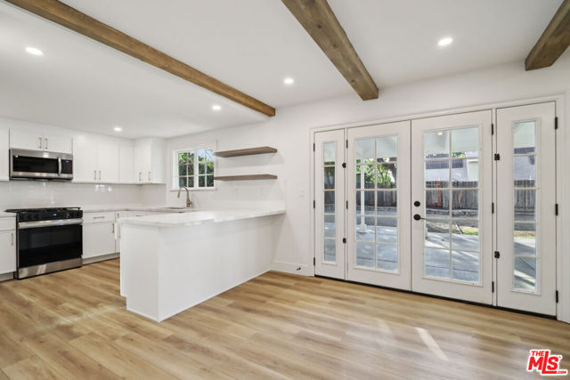 23681 Cavanaugh Road, Lake Forest CA: https://media.crmls.org/mediaz/ed06d5f6-4618-4fc5-aafe-7b5a4b226409.jpg