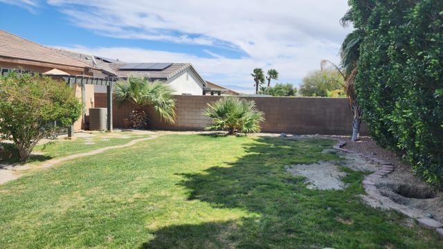 703 Ventana, Palm Springs CA: https://media.crmls.org/mediaz/ed06fd41-f4f3-4893-9477-e8fd986bf478.jpg