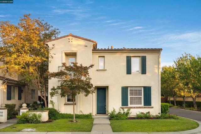 9752 Belladonna Dr, San Ramon CA: https://media.crmls.org/mediaz/ed079bf9-5657-408d-8387-23fd78027379.jpg