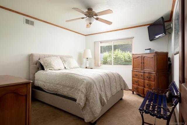 13671 Orchard Gate Rd, Poway CA: https://media.crmls.org/mediaz/ed083436-b570-4fdc-85b7-bf724f789cb7.jpg