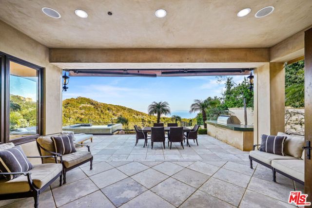 1853 Chastain, Pacific Palisades CA: https://media.crmls.org/mediaz/ed083c41-4037-42e8-8299-fc51a1115931.jpg