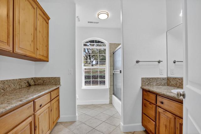 35 Blazeford Gulch, Oroville CA: https://media.crmls.org/mediaz/ed08beb7-1b52-4715-b866-948b68b9bde3.jpg