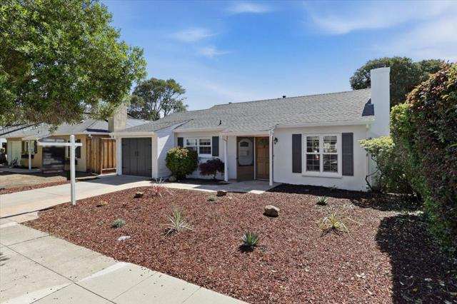 1019 Riverton Drive, San Carlos CA: https://media.crmls.org/mediaz/ed09092c-1ecf-42a5-90b2-d5bd31584ebf.jpg