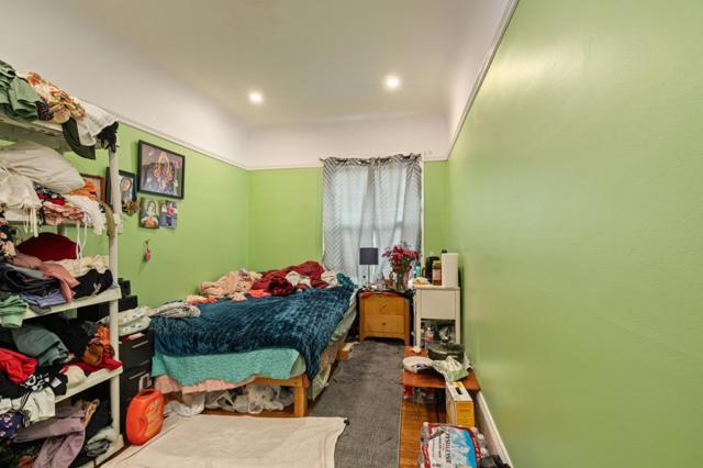 373 Winchester Street, Daly City CA: https://media.crmls.org/mediaz/ed090977-38c5-4f64-bc67-135ba152e31b.jpg