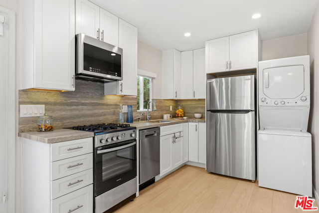 2329 Manning Avenue, Los Angeles CA: https://media.crmls.org/mediaz/ed094532-63bf-4ebe-b759-c91fc17e6d34.jpg