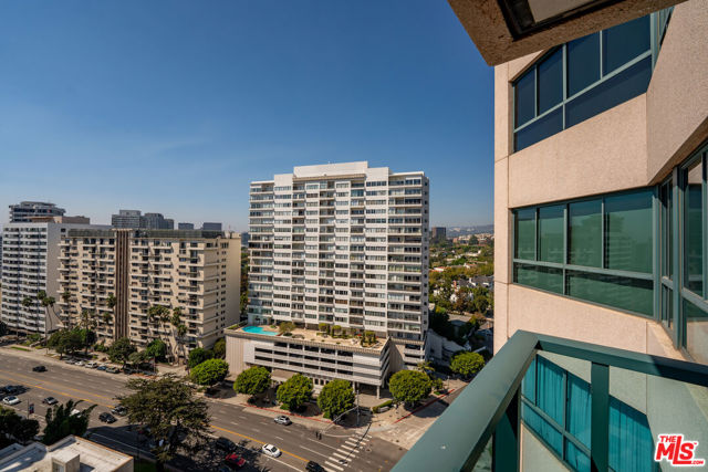 10490 Wilshire Boulevard, Los Angeles CA: https://media.crmls.org/mediaz/ed0c3ff9-c911-440c-af17-672d6af46595.jpg