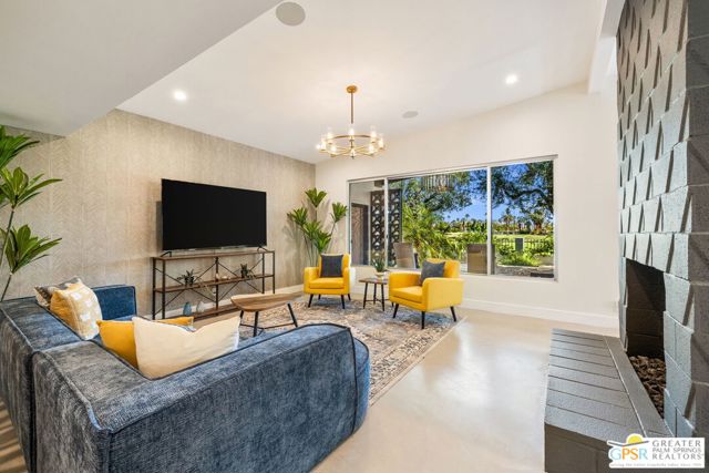 5155 E Bobolink Lane, Palm Springs CA: https://media.crmls.org/mediaz/ed0c41e6-5554-4d67-9eb9-2015c556ec82.jpg