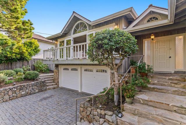 176 Sonoma Lane, Carmel CA: https://media.crmls.org/mediaz/ed0c7dd8-9c0e-4b59-81fc-52f280105f6d.jpg