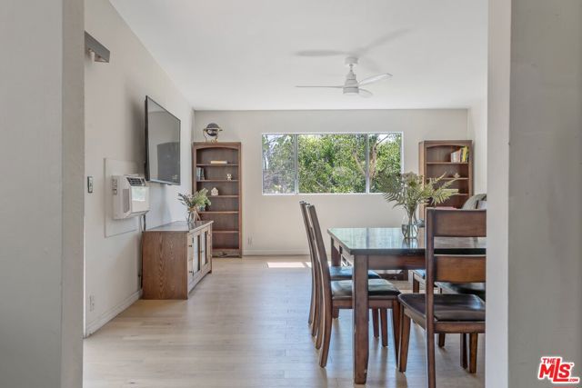 2160 Lake Shore Avenue, Los Angeles CA: https://media.crmls.org/mediaz/ed0cb780-abbe-4d35-a46c-92b4fe28d257.jpg