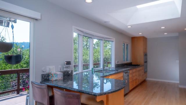 15 Kiowa Court, Portola Valley CA: https://media.crmls.org/mediaz/ed0d9224-61a8-4767-815c-e796e1c6f0cb.jpg