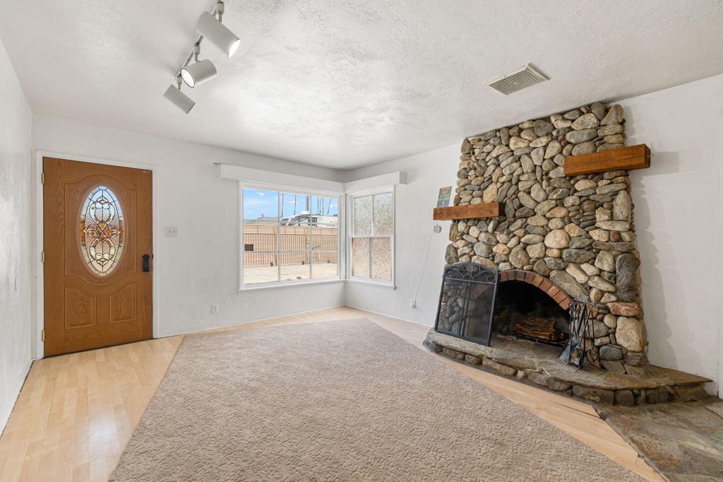 MLS #219136889DA image #10