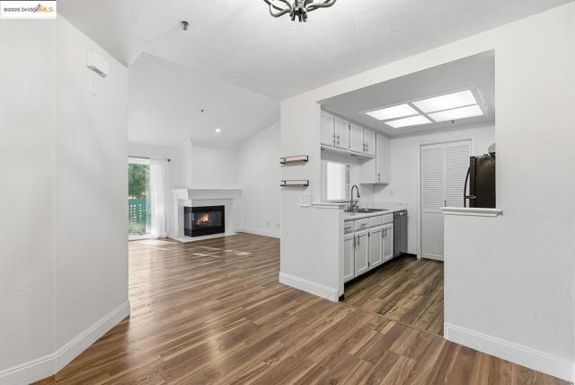 316 Dursey DR, Pinole CA: https://media.crmls.org/mediaz/ed0e0b95-a2f4-495e-bddf-1e4fa123f5f9.jpg