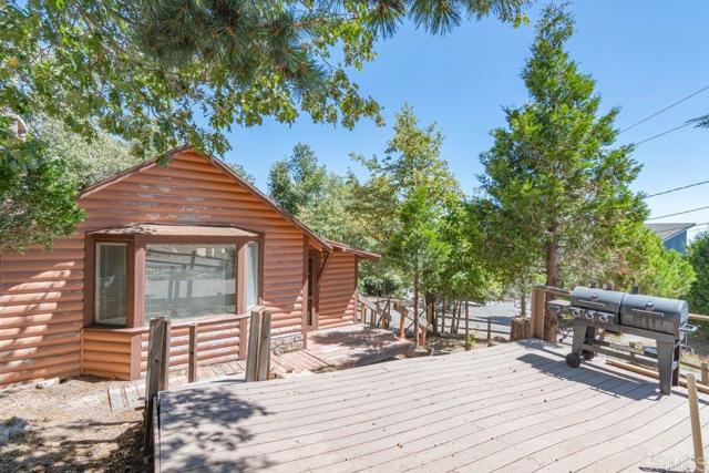 Detail Gallery Image 2 of 63 For 1211 Bridal Path, Rimforest,  CA 92378 - 2 Beds | 1 Baths