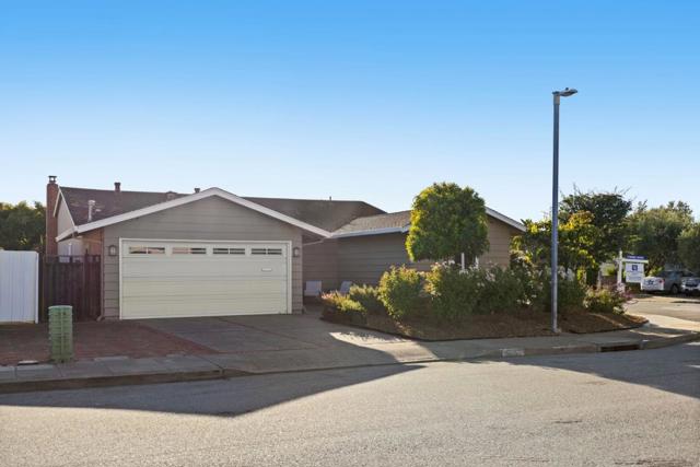 626 Harvester Drive, Foster City CA: https://media.crmls.org/mediaz/ed0fb9de-a7a3-4785-a866-d08f8849ff2b.jpg