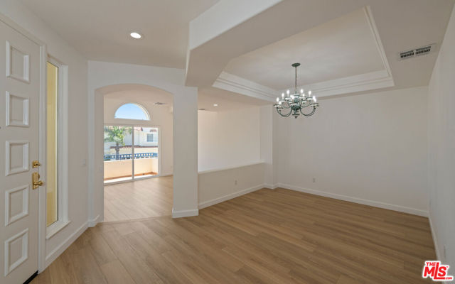 6465 Zuma View Place, Malibu CA: https://media.crmls.org/mediaz/ed100207-1d26-4223-93ec-7c343f36ddfa.jpg
