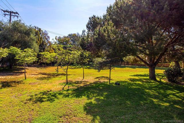 661 Union, Encinitas CA: https://media.crmls.org/mediaz/ed1087b8-12fa-4e0e-9ed9-828f26188093.jpg