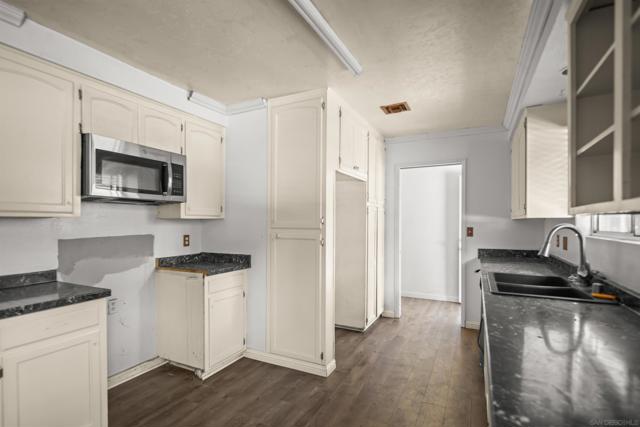 9103 Paradise Park Drive, Lakeside CA: https://media.crmls.org/mediaz/ed108d8b-3511-44f3-8bf3-e3480ee1a5fc.jpg
