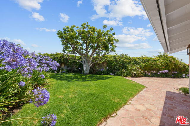 6236 Trancas Canyon Road, Malibu CA: https://media.crmls.org/mediaz/ed10ca75-9438-411c-9371-94e977e3c03f.jpg