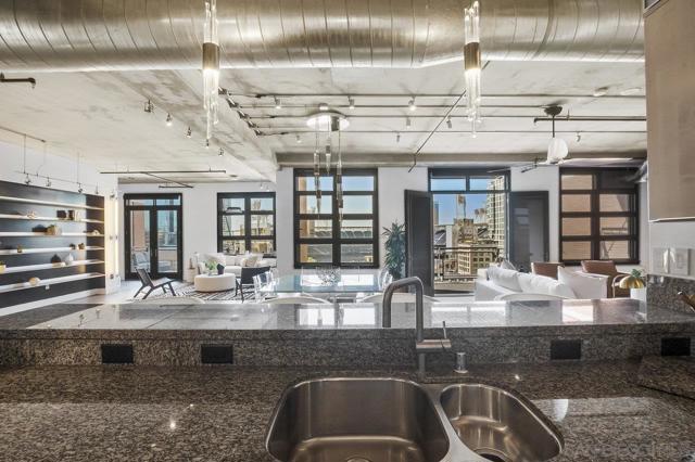 877 Island Ave, San Diego CA: https://media.crmls.org/mediaz/ed10f055-4647-40e4-818f-98dd9bfa78d9.jpg