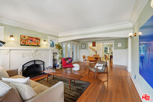 813 Crestmoore Place, Venice CA: https://media.crmls.org/mediaz/ed11340a-f714-41db-b84a-65710db11724.jpg