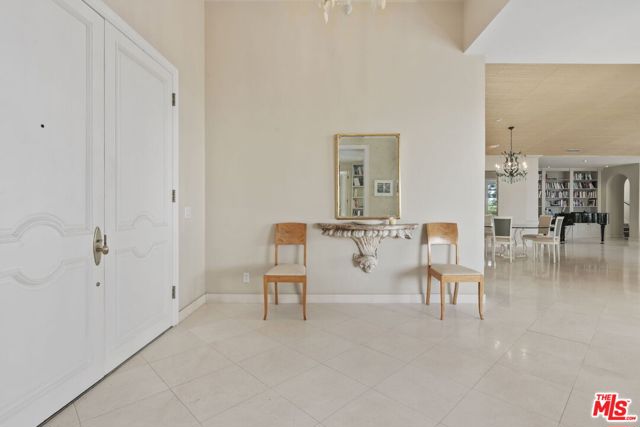 1634 Gilcrest Drive, Beverly Hills CA: https://media.crmls.org/mediaz/ed119aa1-207d-4b00-8d52-2b3d6fadf27c.jpg