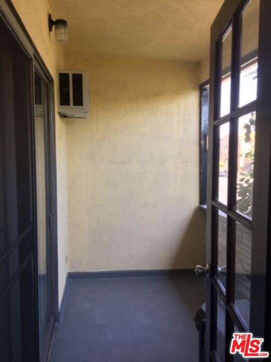12159 Magnolia Boulevard photo 6