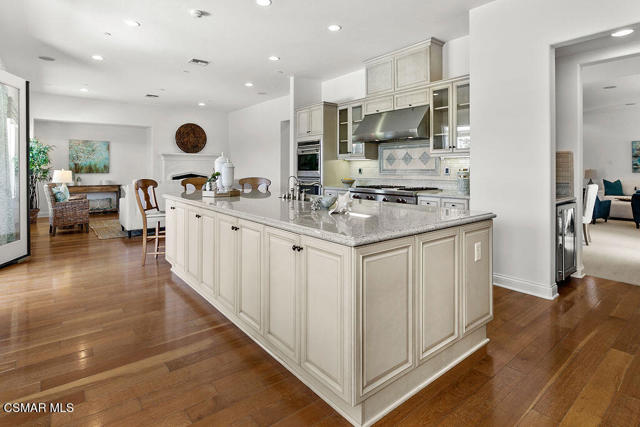 4014 Caribbean Street, Oxnard CA: https://media.crmls.org/mediaz/ed12c28e-c94e-4393-bd5f-1a6b21908bfb.jpg