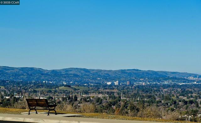 1105 Peacock Creek Dr, Clayton CA: https://media.crmls.org/mediaz/ed13931e-d0c8-4896-9c84-3eb56eca2342.jpg