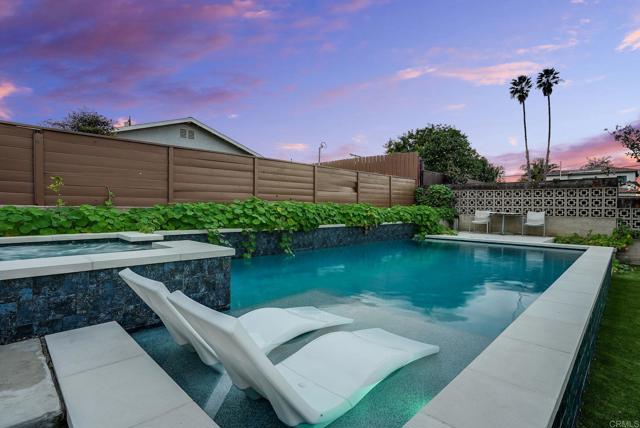 Detail Gallery Image 6 of 31 For 3749 Kingsley St, San Diego,  CA 92106 - 4 Beds | 4 Baths