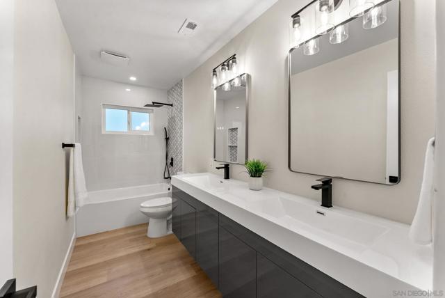Image 21 of 31 For 2415 Galahad Rd.