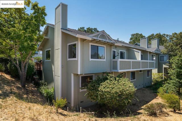 46 Birchwood Dr, Novato CA: https://media.crmls.org/mediaz/ed14725a-3992-4dc5-84e5-096ad305bf10.jpg