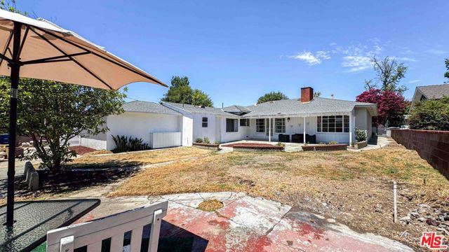 565 W El Morado Court, Ontario CA: https://media.crmls.org/mediaz/ed14c161-9e82-49b4-9d44-e1e1fc1b8b2c.jpg