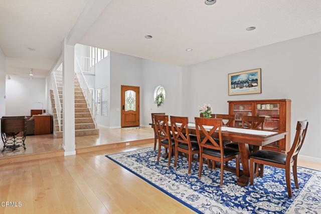 11998 Bubbling Brook Street, Moorpark CA: https://media.crmls.org/mediaz/ed14dea1-c297-4d93-be06-25bc9d4d8fe8.jpg