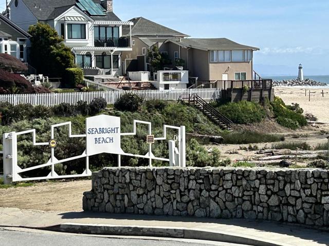 207 2nd Avenue, Santa Cruz CA: https://media.crmls.org/mediaz/ed162625-7afd-4f02-91bb-eba0aa703a8d.jpg