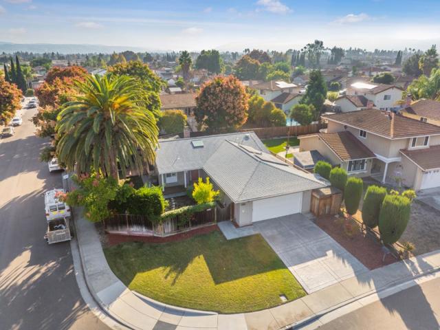 5510 Dunsburry Way, San Jose CA: https://media.crmls.org/mediaz/ed169ed2-52ff-4a21-968a-021b872297e8.jpg