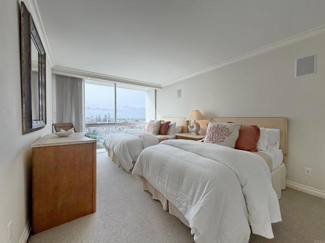 Detail Gallery Image 13 of 54 For 1770 Avenida Del Mundo #809,  Coronado,  CA 92118 - 3 Beds | 3 Baths