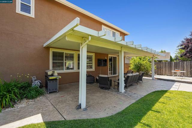 812 Westgate Drive, Vacaville CA: https://media.crmls.org/mediaz/ed16e800-e7c1-4c94-b685-f7f8d6e784e6.jpg