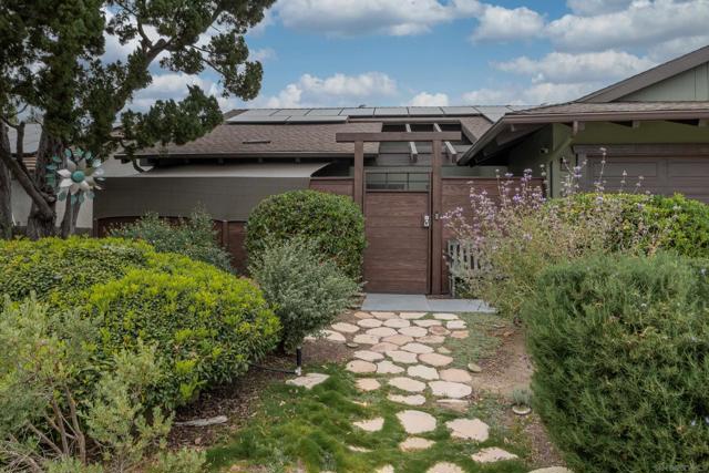 7919 Forrestal Rd, San Diego CA: https://media.crmls.org/mediaz/ed1755b8-3801-421b-b522-45a34679141d.jpg