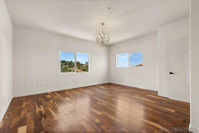2342 CARIOCA PL, Vista CA: https://media.crmls.org/mediaz/ed17715d-6343-4e0f-813c-c22bfe550b21.jpg