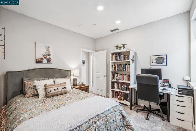 2940 wheat grass street, Sacramento CA: https://media.crmls.org/mediaz/ed17767e-2862-4574-9a48-344c25409dbb.jpg