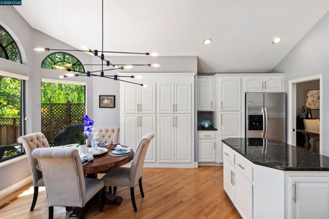 3100 Fox Creek Dr, Danville CA: https://media.crmls.org/mediaz/ed18a88b-057a-4a7a-a880-bbf07561d037.jpg