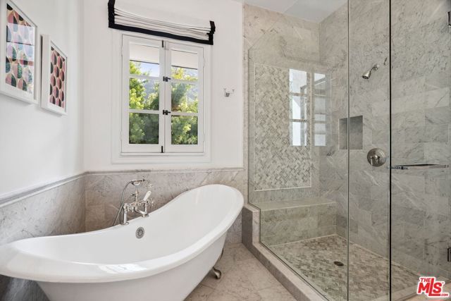 1600 Clear View Drive,  CA: https://media.crmls.org/mediaz/ed1a7f80-9f07-4842-9fcb-950285fa0dc3.jpg