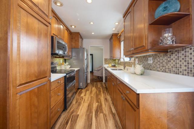 1077 Pearl Avenue, Moss Beach CA: https://media.crmls.org/mediaz/ed1aebe8-f1e2-4856-9966-45c6b42475f6.jpg