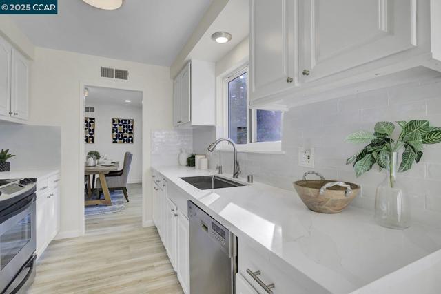 166 Madelia Place, San Ramon CA: https://media.crmls.org/mediaz/ed1b932c-4632-4fec-ac15-b19bb164af14.jpg
