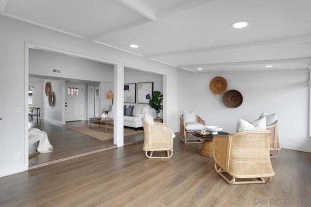 3630 Vista Campana S 6, Oceanside CA: https://media.crmls.org/mediaz/ed1d353c-36fa-4850-bd55-1b16c334f64c.jpg