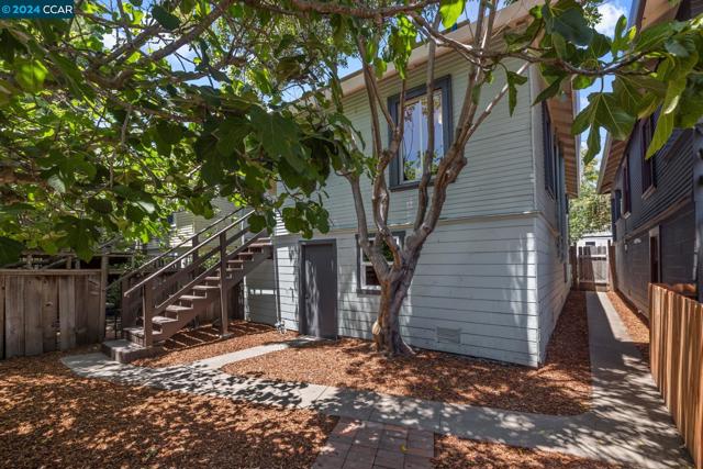 Image 32 of 38 For 1744 Addison Street