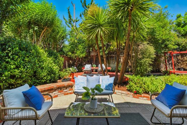 213 Yarborough Lane, Redwood City CA: https://media.crmls.org/mediaz/ed1d71d1-3409-4da3-8bdc-67dcf031f658.jpg